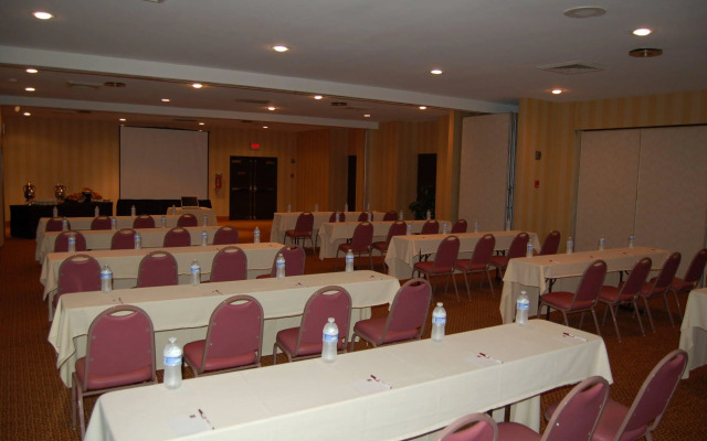 Rodeway Inn & Suites