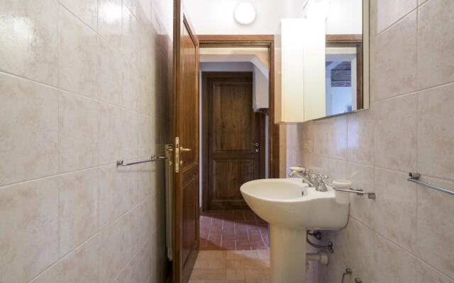 Quaint Farmhouse in Montespertoli With Swimming Pool