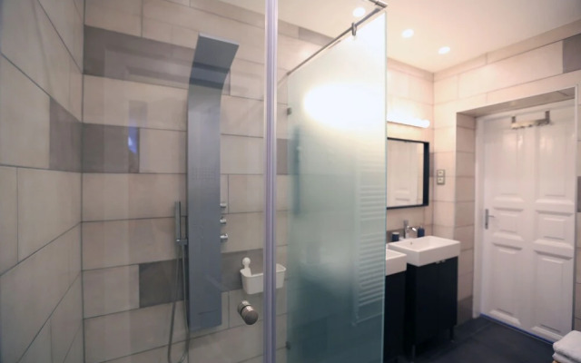 Paulay Central Top Suite