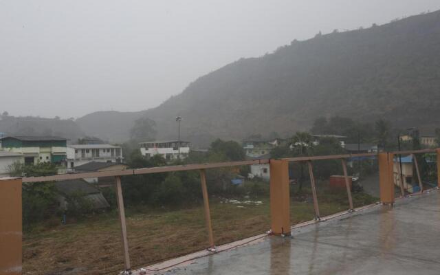 Capital O 85712 Hotel Star Inn