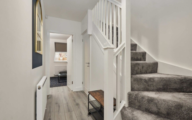Homebird Property - Salisbury House