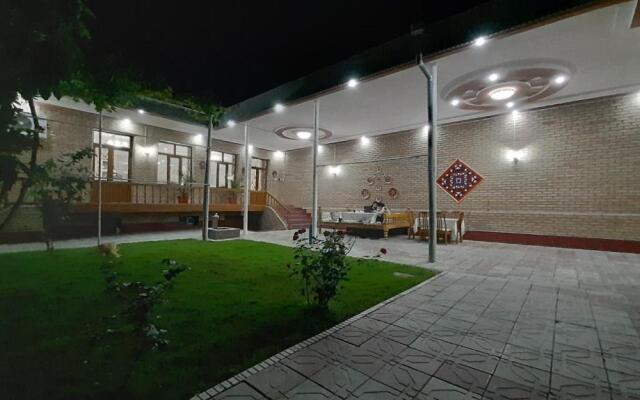 Saroy Guest house