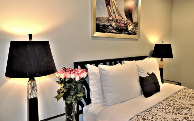 TVHR - Luxury Condos in Heart of Downtown - фото 5