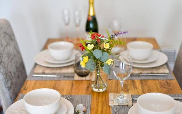 Swansea Marina - Sleeps 4 - Underground parking