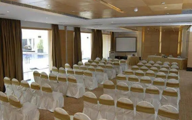Edenpark New Delhi (Qutab Hotel)
