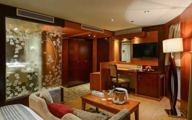 MS Esmeralda Nile Cruise from Aswan or Luxor