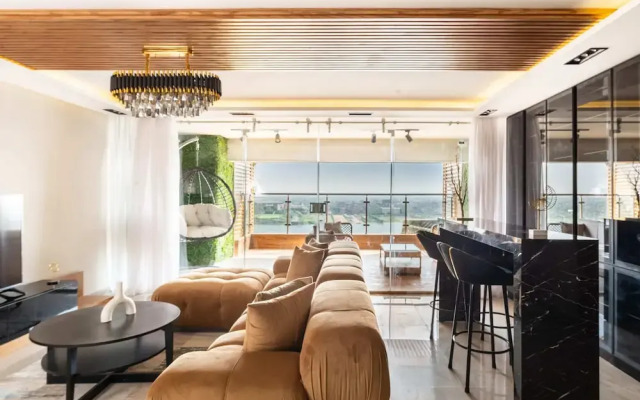 Xuru Stays I The Paragon Of The Nile 2 BDR Apt. @ Maadi