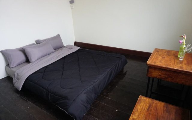 S L A bar n'bed - Hostel