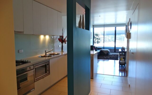 Melbourne Holiday Apartments Flinders Wharf