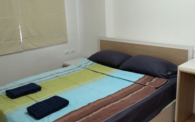 Comfy Deluxe One Bedroom