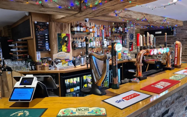 Odddfellows Hotel Bar And Grill