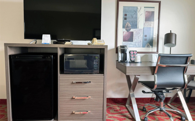 Ramada by Wyndham Sherwood Park