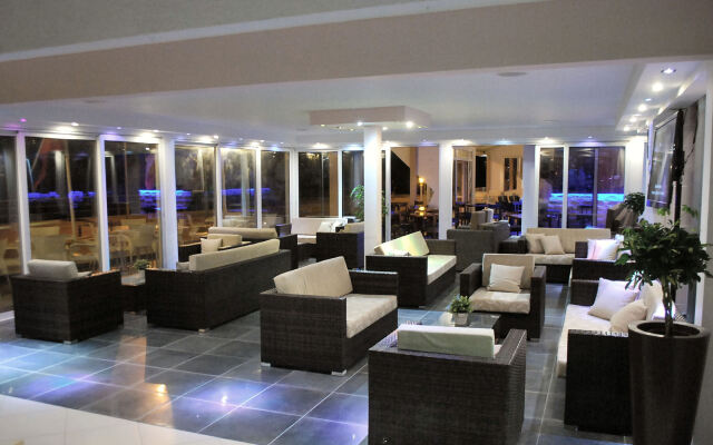 Flamingo Beach Hotel