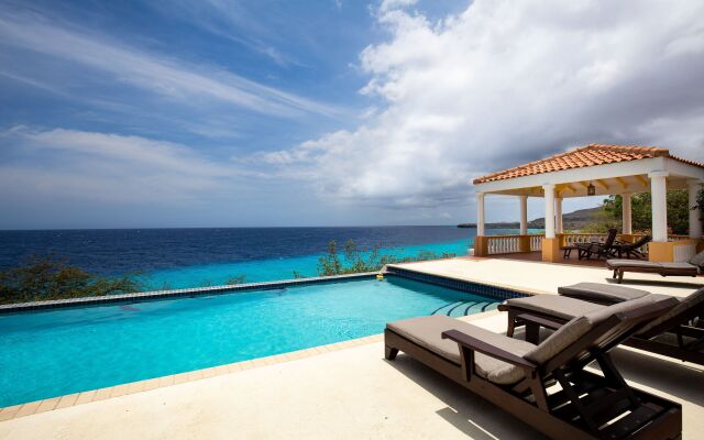 Stunning Caribbean Style Ocean Front Villa