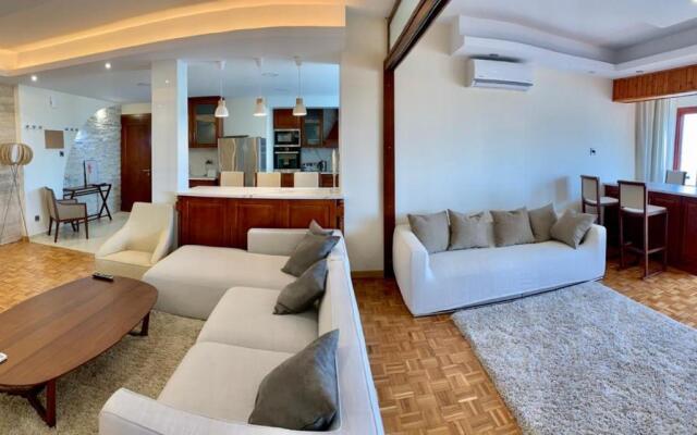 luxury 2 bed room apartment fully furnished