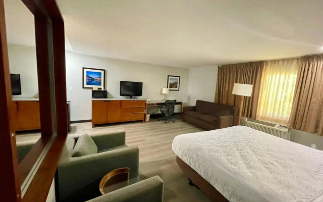 Portside Inn & Suites