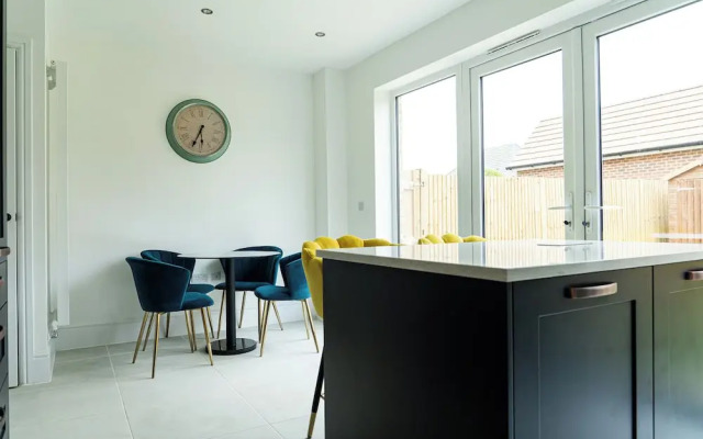 3 Bedroom 3.5 Bathroom House Chichester