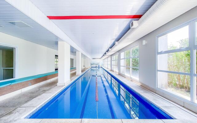 Apê 11 com piscina aquecida, AC e garagem