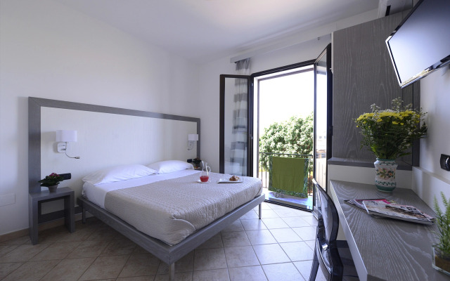 Oasis Hotel Residence & Resort