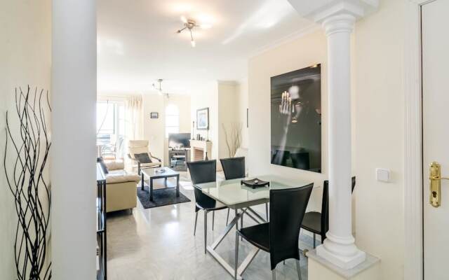 SAA-Great 2 bed apt 10 min walk to Puerto Banus