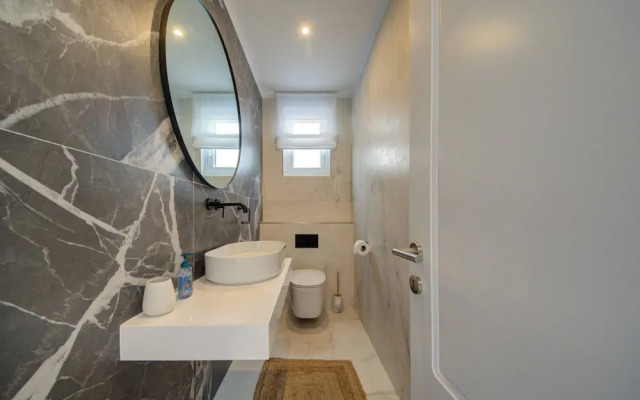 Luxury Penthouse With Private Pool and sea Views, Sleeps 6