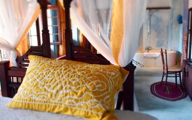 Emerson Spice Hotel