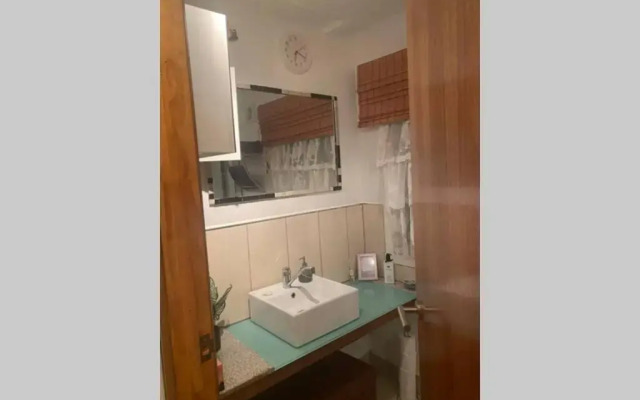 Cozy self-contained unit surrounded by nature
