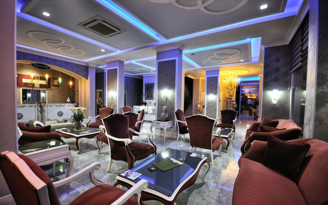Grand Atakum Hotel