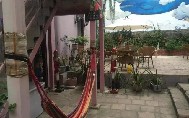 Whale Song Travel Inn