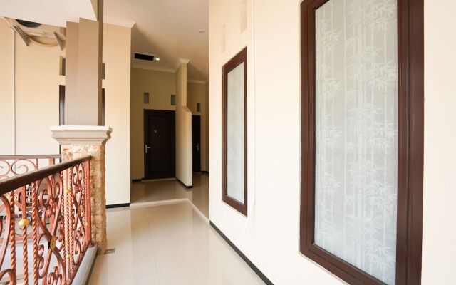 OYO Living 1743 Anie Residence