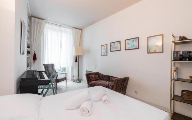 Large 2 Bdrs Downtown - 6 pax & AC