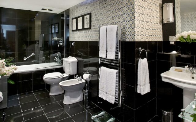 The Milestone Hotel  Apartments
