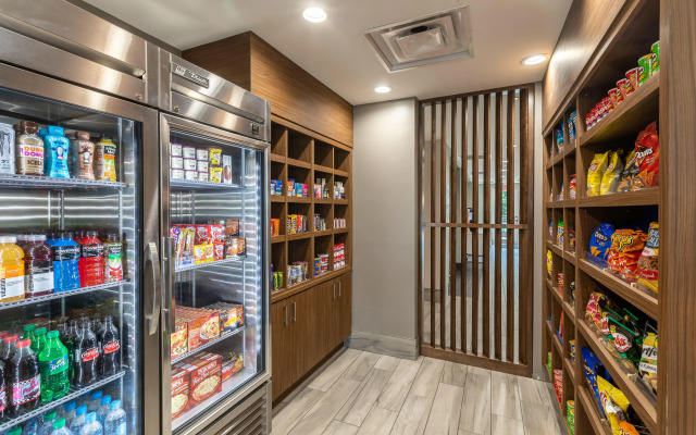 Holiday Inn Express & Suites Greenville S - Piedmont