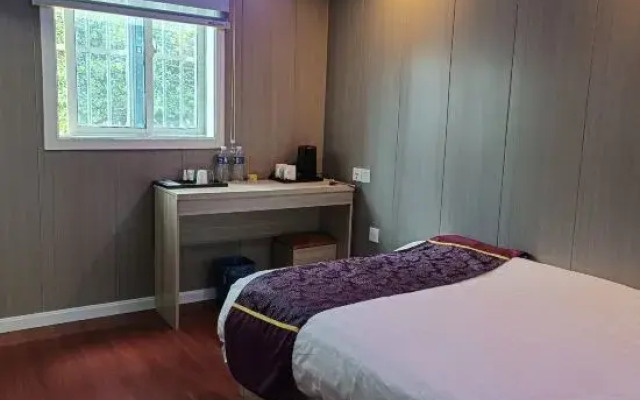 Xiangshui Meihua Theme Hotel