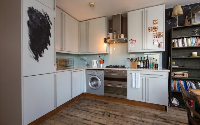 2 Bedroom Flat In Central Dalston