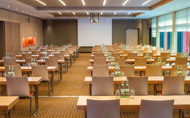 Mövenpick Hotel Frankfurt City