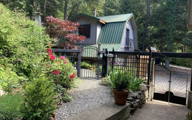 Salt Spring Carriage House B&B