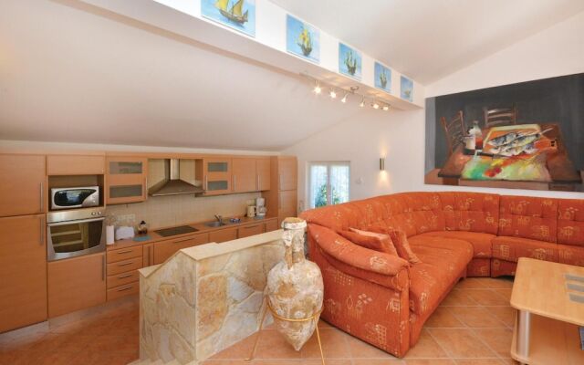 Amazing Home in Vrboska With Wifi and 2 Bedrooms