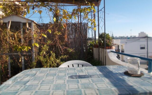 Room in Guest Room - Private Room on a Terrace With Garden