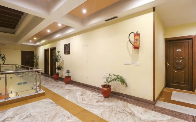 Capital O 5439 Hotel Shiraaz