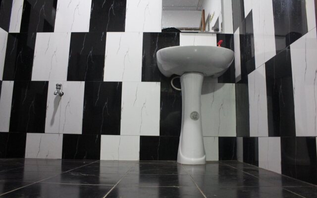 Hi Lanka Backpackers - Adults Only