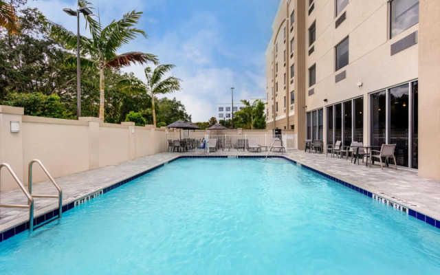 Holiday Inn Express & Suites Miramar