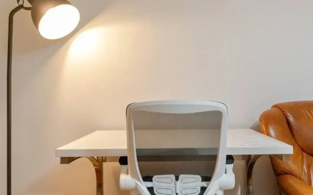 Smethwick - House - Sleeps 8 - Parking