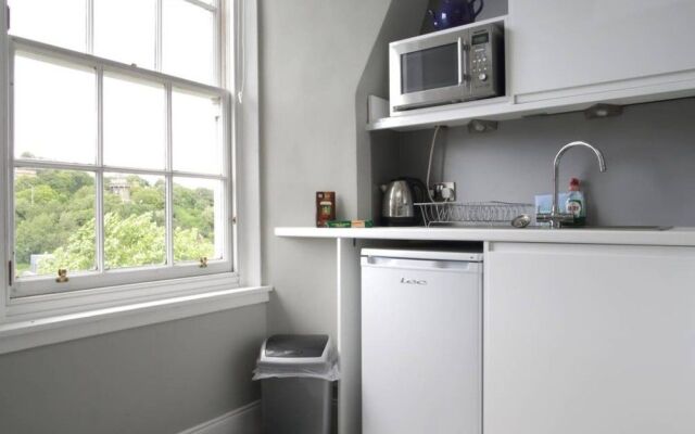 1 Bedroom Apartment In Edinburgh