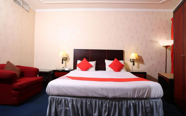 OYO 112 Semiramis Hotel