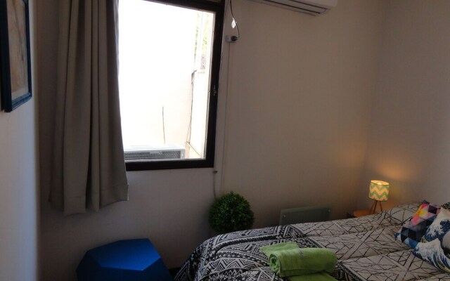Beautiful Quiet Apartment Near Aristides