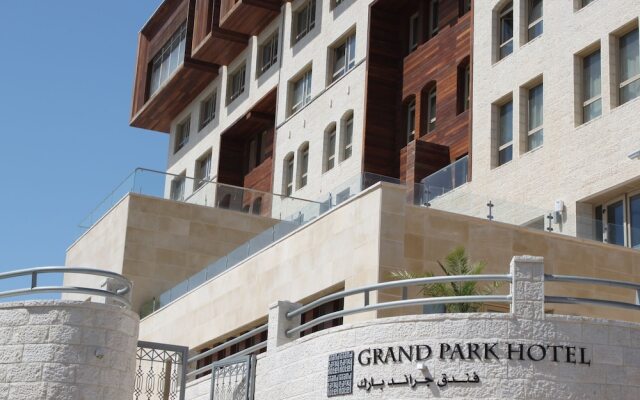 Grand Park Hotel