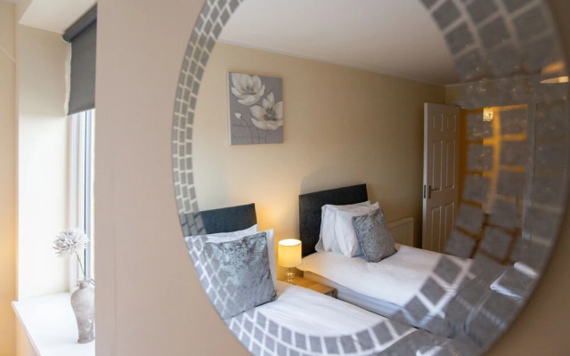 2-bedroom Penthouse, Clockhouse, Hoddesdon