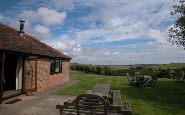 Superb Holiday Home in Broad Street Kent With Graden