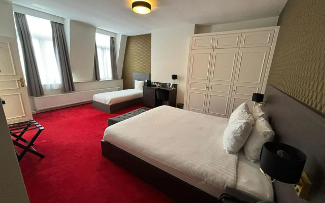 La Bourse Hotel